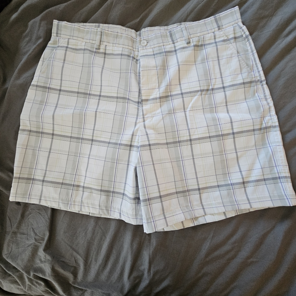 Tommy Armour golf shorts